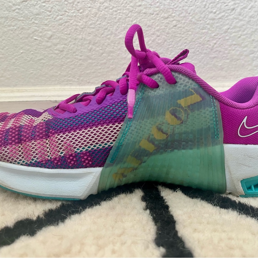 Women's Nike Metcon 9 AMP Training Shoes, size 8 (us), gently used. - Picture 10 of 13